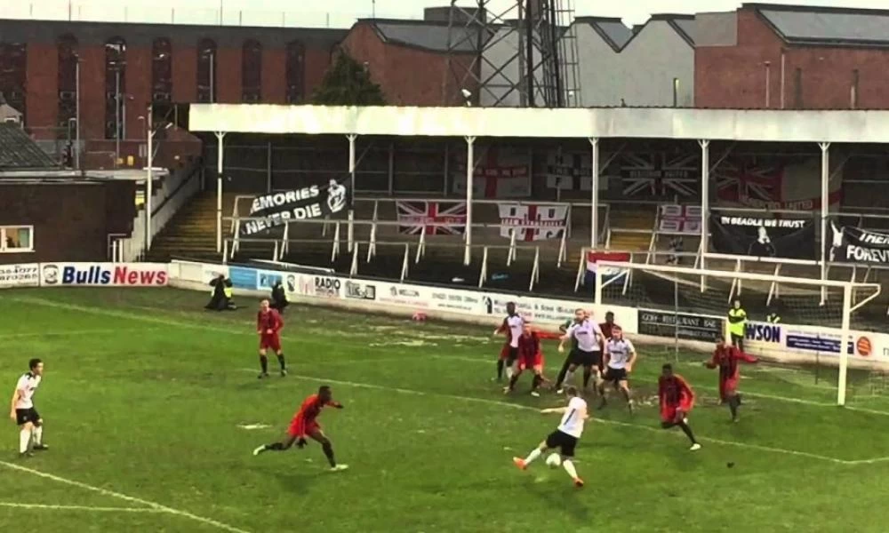 Και όμως συνέβη! Διακόπηκε αγώνας λόγω... απειλής σκύλου